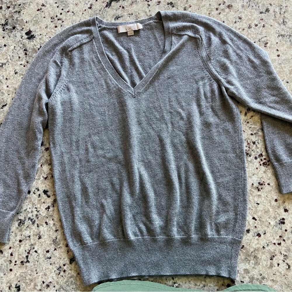 Donating soon* Gray sweater